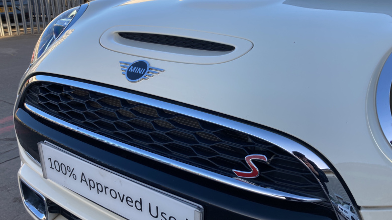 MINI Hatchback 2.0 Cooper S Exclusive II 5dr [Comfort/Nav Pack] Petrol Hatchback